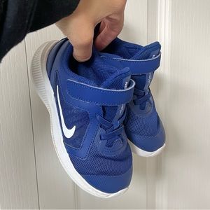 Nike size 9 toddler sneakers - blue running shoes